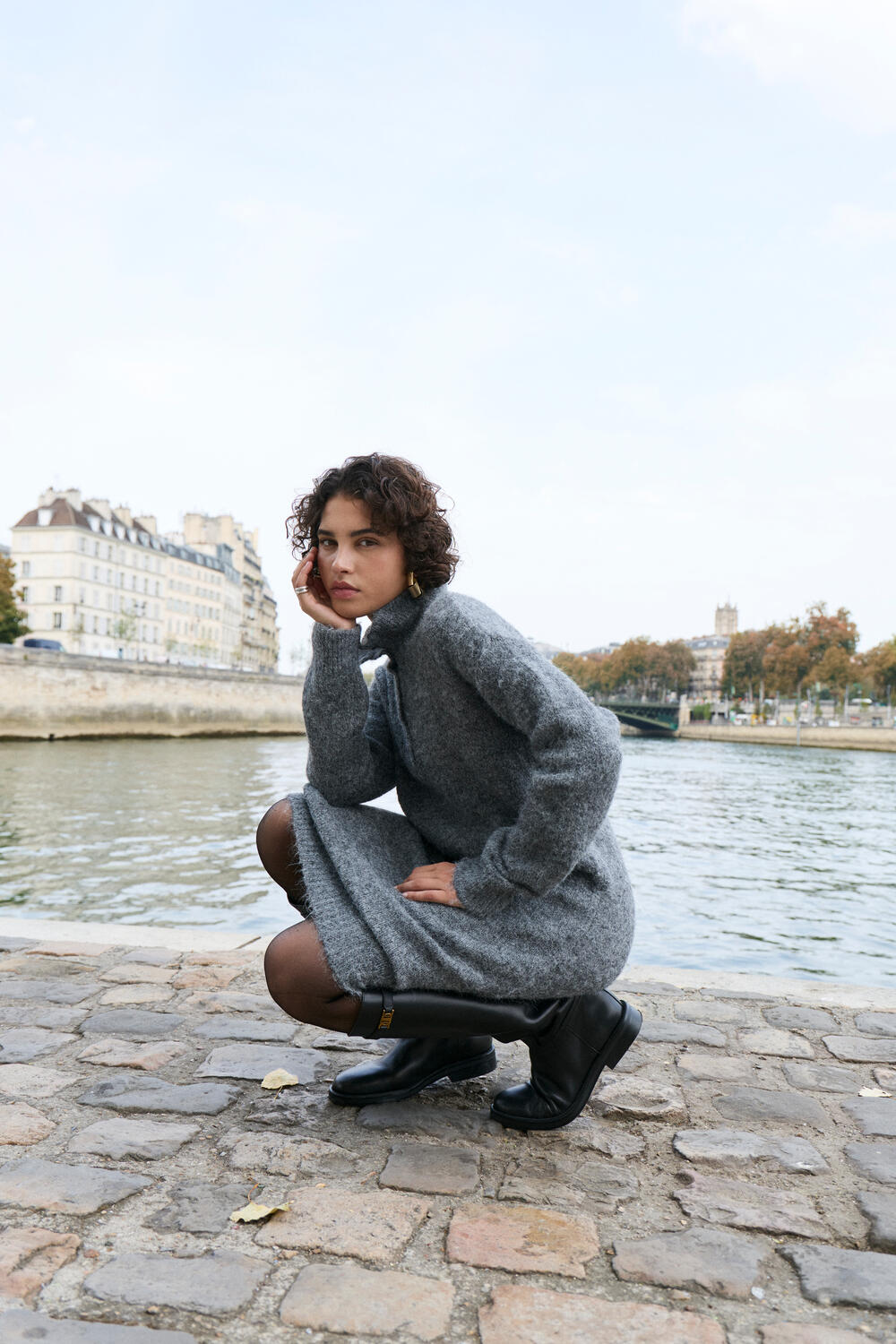 Vinynni Highneck strikkjole - Dark Grey Melange